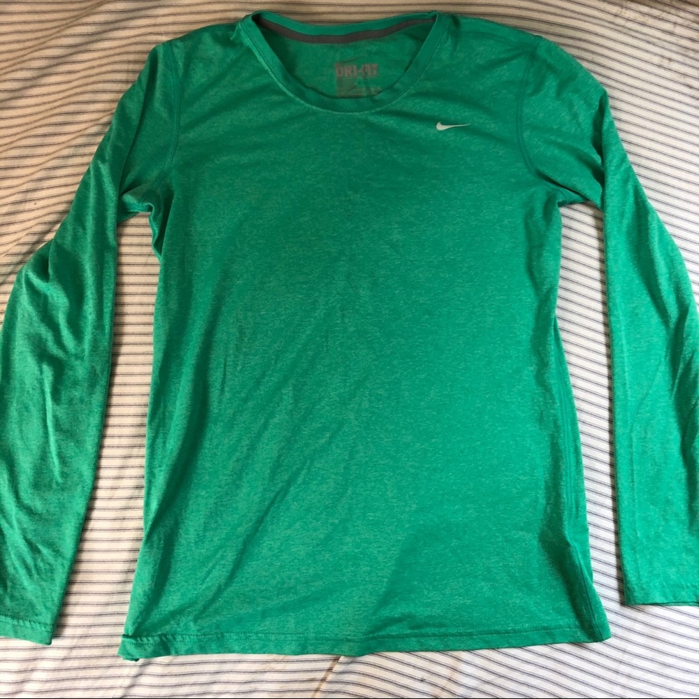 Nike Women’s M/L Dry Fit Long Sleeve Top